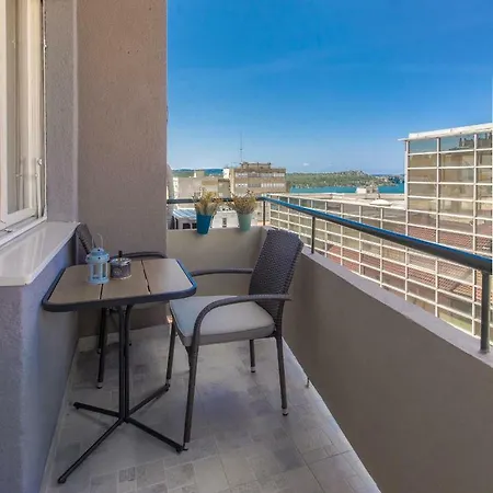 Apartment Karlo Sea View *